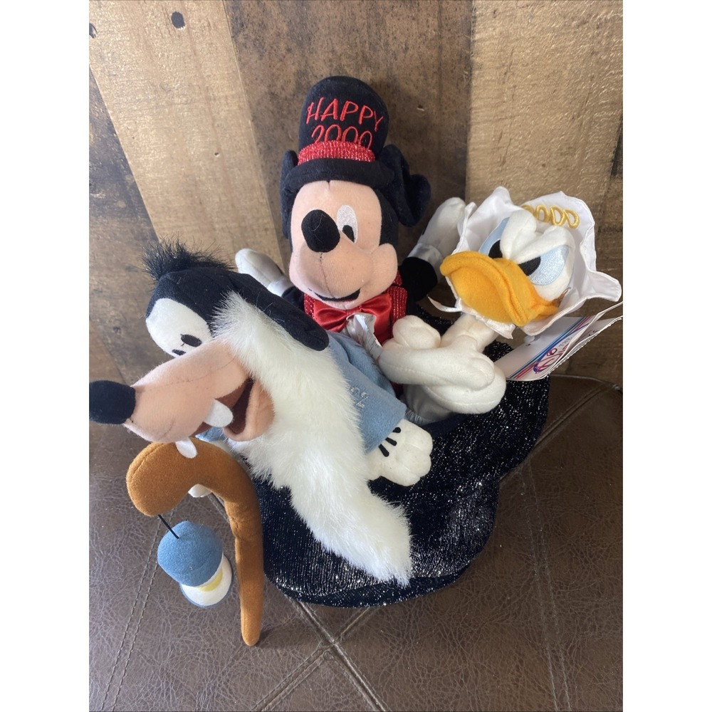 NWT Disney Store 2000 Millennium Bean Bag Set Mickey Donald Goofy in Top Hat Vtg